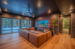 Onyx Pines Retreat | Luxury Alpine Cabin w/ Hot Tub Near Zion & Bryce - Image 5