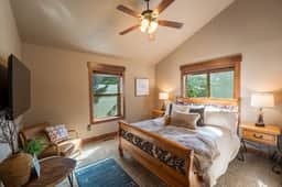 The Black Bear Lodge — 5BR Lodge | Arcades + Fire Pit + Near Zion/Bryce - Image 4