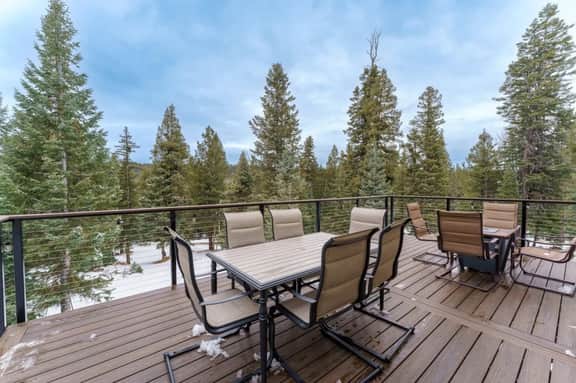 Pet Friendly Rustic Charm Close to National Parks - Image 4