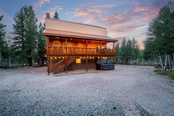 The Bear Tracks Lodge — 4BR Lodge for 14 | Hot Tub + Arcades + Pool Table + Fire Pit - Image 1