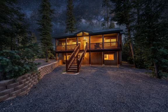 The Black Bear Lodge — 5BR Lodge | Arcades + Fire Pit + Near Zion/Bryce - Image 1